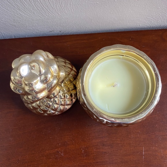 Gold Pineapple Candle - Picture 2 of 3